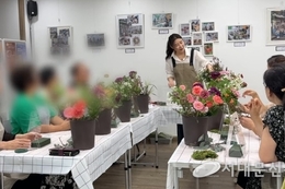 시니어가 직접 만든 '동 평생학습센터 투어 영상' 공개