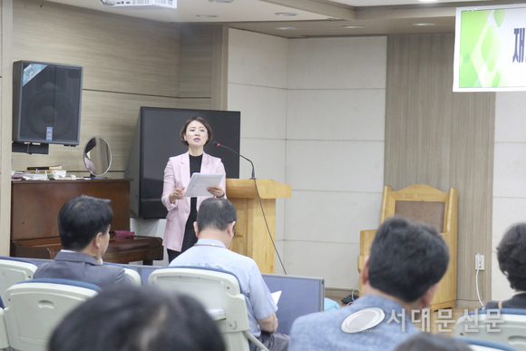 ▶주민들의 의견과 문제점, 해결위해 필요한 제도 등을 설명하는 이경선의원