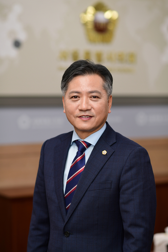 신 원 철<br>
서울시의회 의장