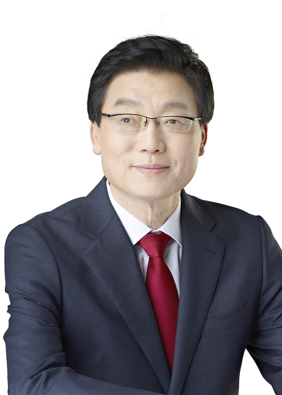 안 형 준<br>
전 건국대학교 건축대학 학장